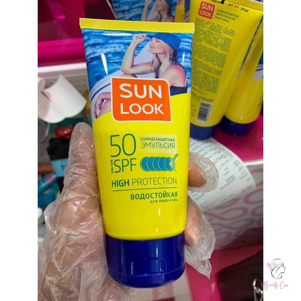 Sunlook SPF 50 - Emulsion High Protection là một sản phẩm kem chống nắng của Nga với thiết kế hấp dẫn, có dạng tuýp màu vàng và nắp màu xanh