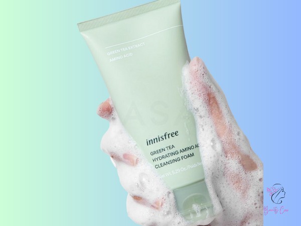 Da tiết dầu thường là do thiếu ẩm, cho nên Sữa rửa mặt innisfree Trà Xanh là một lựa chọn lý tưởng cho làn da dầu.