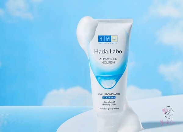 Sữa rửa mặt Hada Labo được ưa chuộng vì không chứa cồn hoặc hương liệu gây kích ứng da.