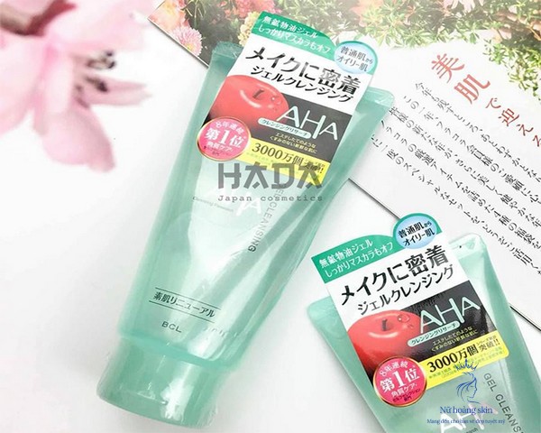 Sữa Rửa Mặt AHA Wash Cleansing N có chứa hạt scrub vô cùng nhỏ giúp kích thích tuần hoàn máu