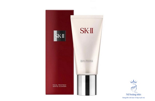 Một trong những ưu điểm đáng chú ý của sữa rửa mặt Facial Treatment Cleanser của SK II là chất kem màu trắng sữa